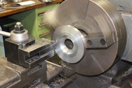 Horizonal Lathe Turning
