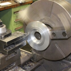 Horizonal Lathe Turning